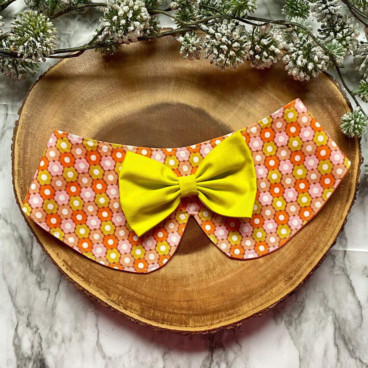 Retro Flowers Collar